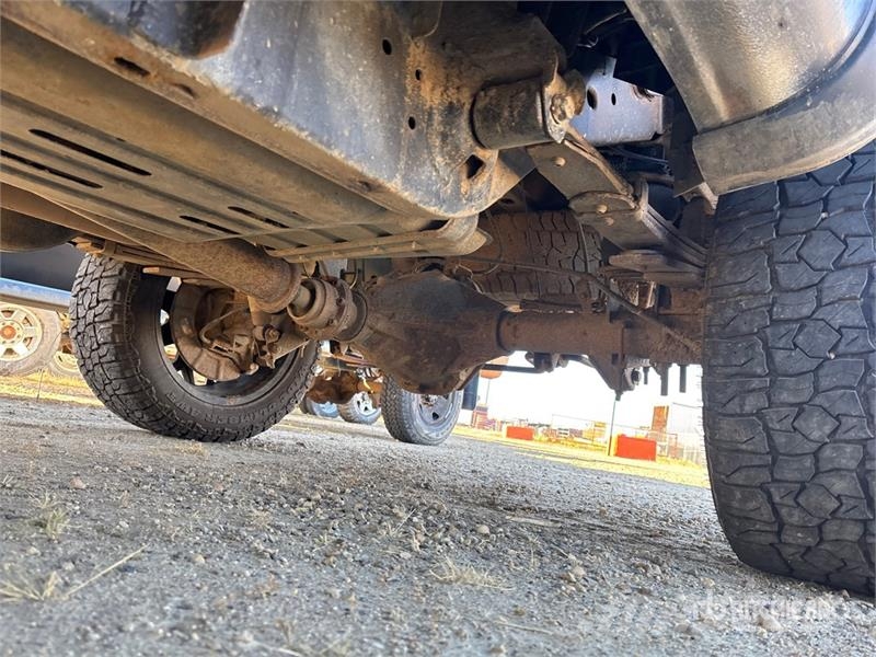 Nissan Titan XD PRO-4X 4x4 Crew Cab Pickup (Inoperable) Drugi