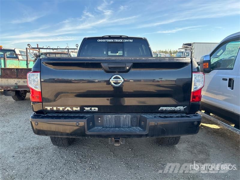 Nissan Titan XD PRO-4X 4x4 Crew Cab Pickup (Inoperable) Drugi