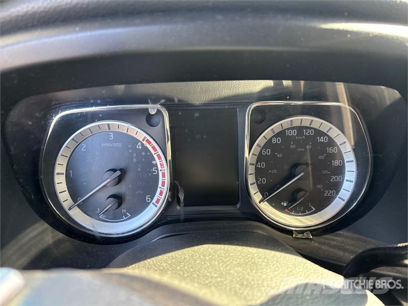 Nissan Titan XD PRO-4X 4x4 Crew Cab Pickup (Inoperable) Drugi