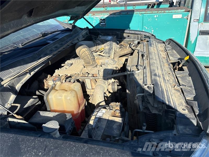 Nissan Titan XD PRO-4X 4x4 Crew Cab Pickup (Inoperable) Drugi