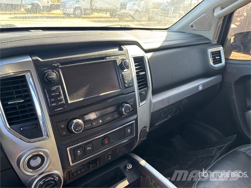 Nissan Titan XD PRO-4X 4x4 Crew Cab Pickup (Inoperable) Drugi