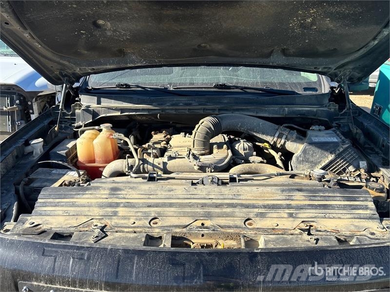 Nissan Titan XD PRO-4X 4x4 Crew Cab Pickup (Inoperable) Drugi