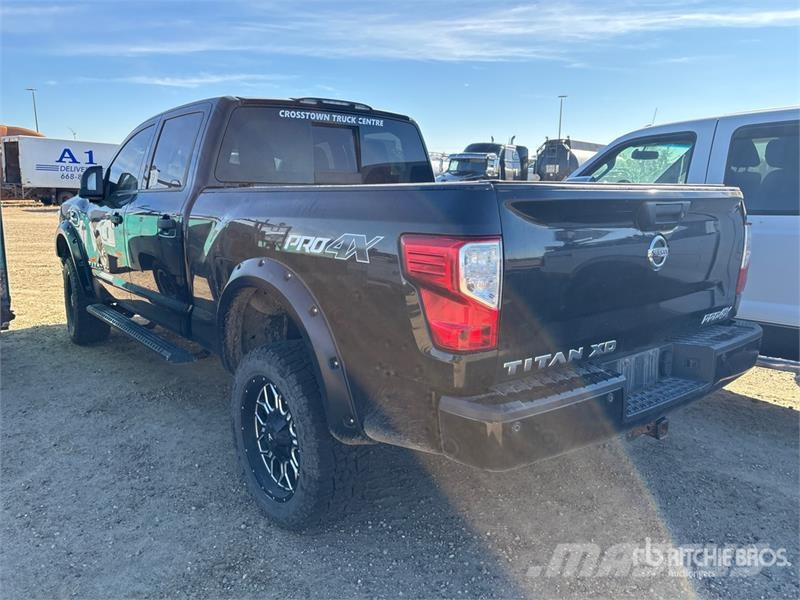 Nissan Titan XD PRO-4X 4x4 Crew Cab Pickup (Inoperable) Drugi