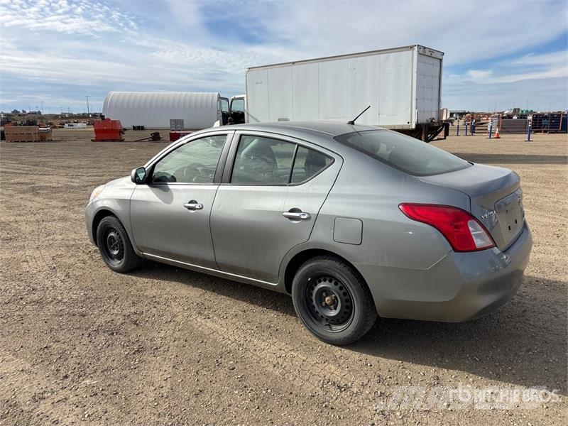 Nissan Versa Automobile Легковые автомобили