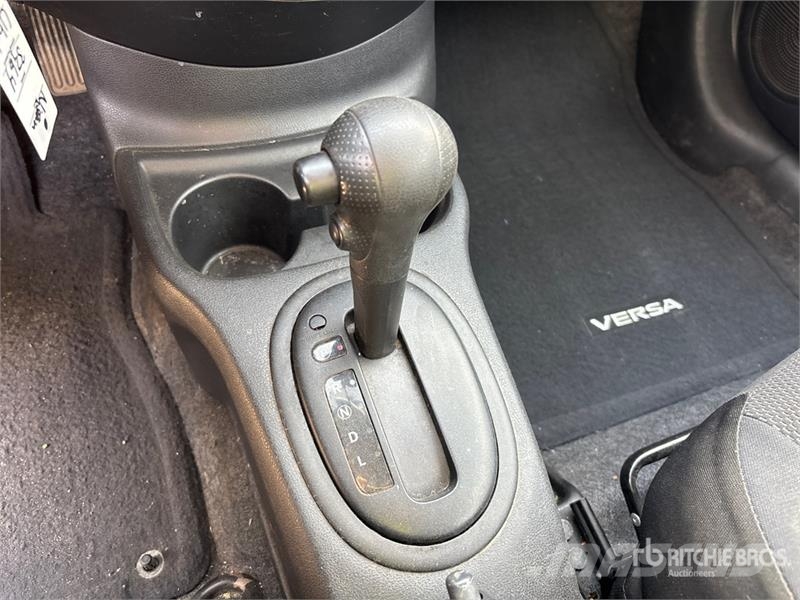 Nissan Versa Automobile Легковые автомобили
