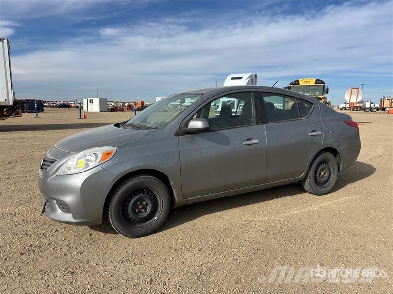 Nissan Versa Automobile Легковые автомобили
