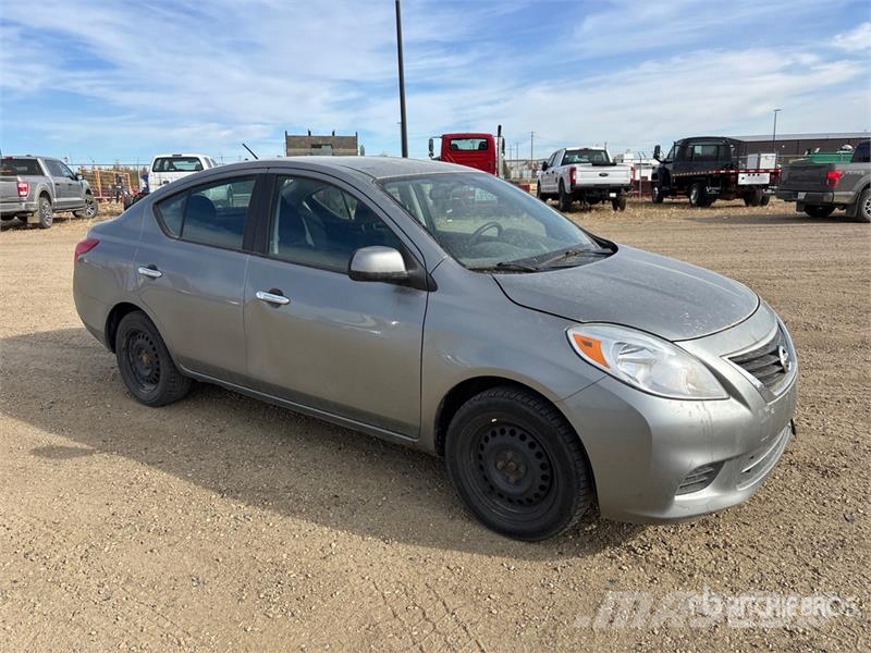 Nissan Versa Automobile Легковые автомобили