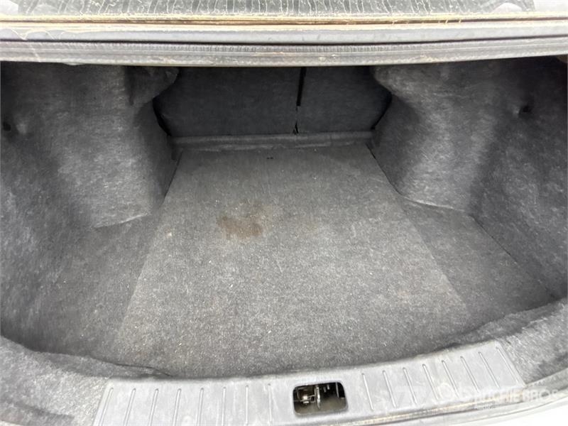 Nissan Versa SV Automobile Sõiduautod