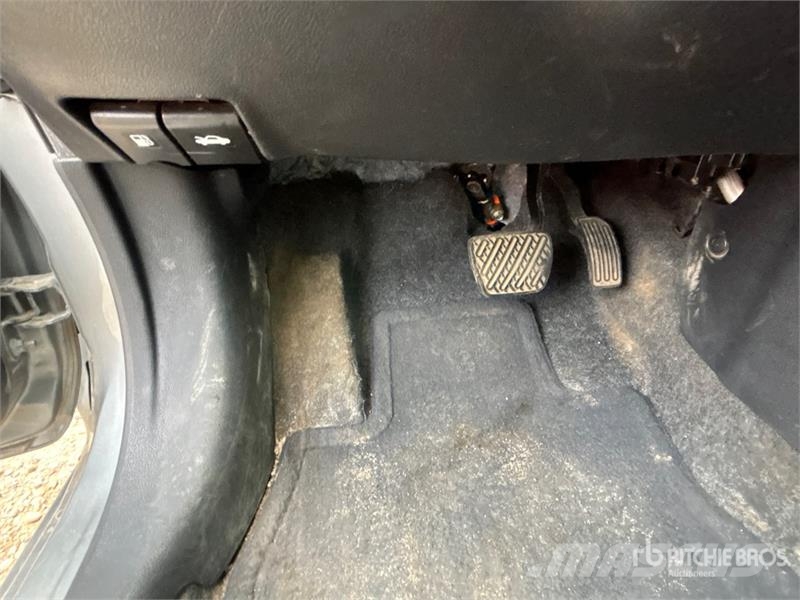 Nissan Versa SV Automobile Sõiduautod