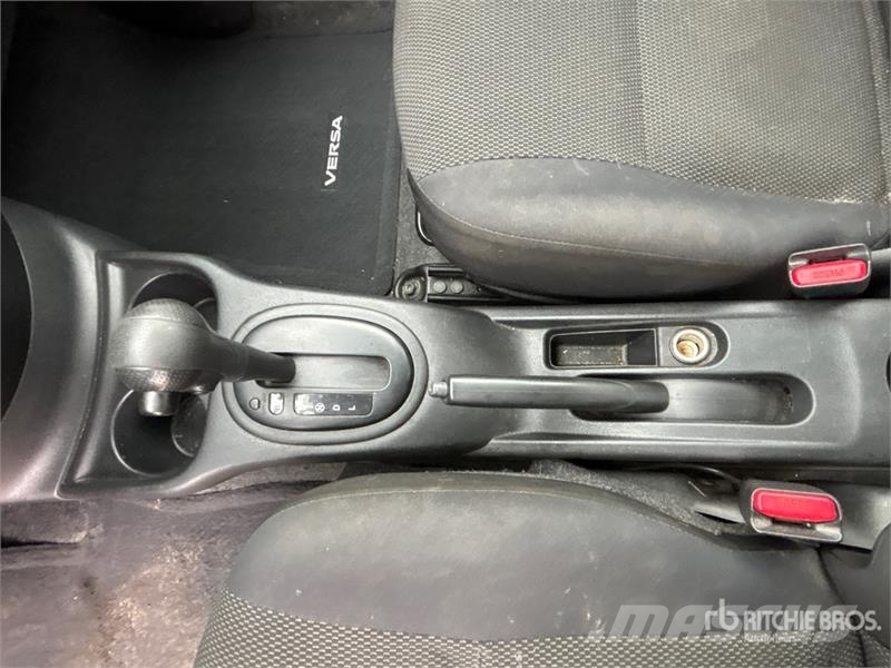 Nissan Versa SV Automobile Sõiduautod