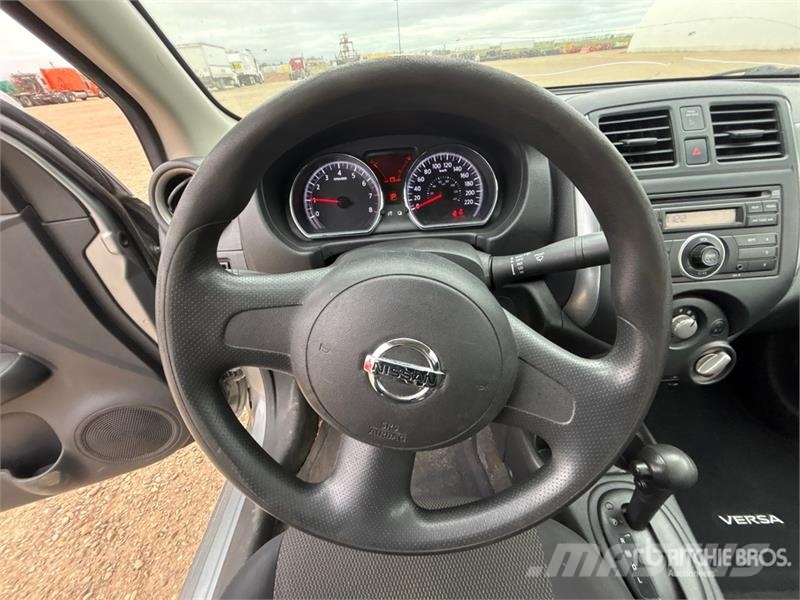 Nissan Versa SV Automobile Sõiduautod