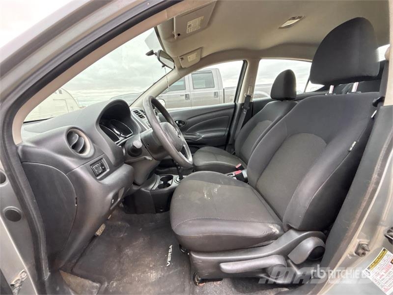 Nissan Versa SV Automobile Sõiduautod