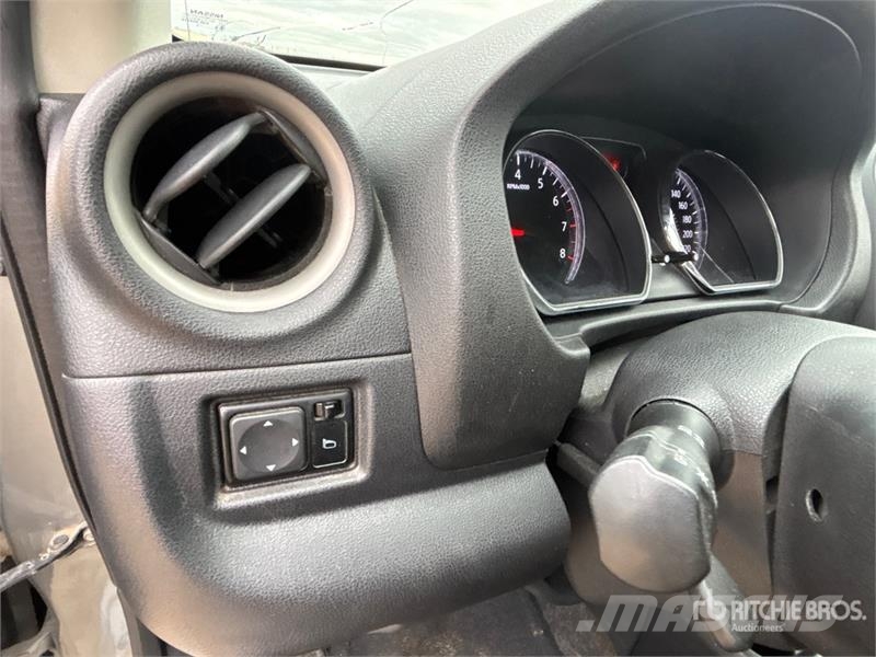 Nissan Versa SV Automobile Sõiduautod