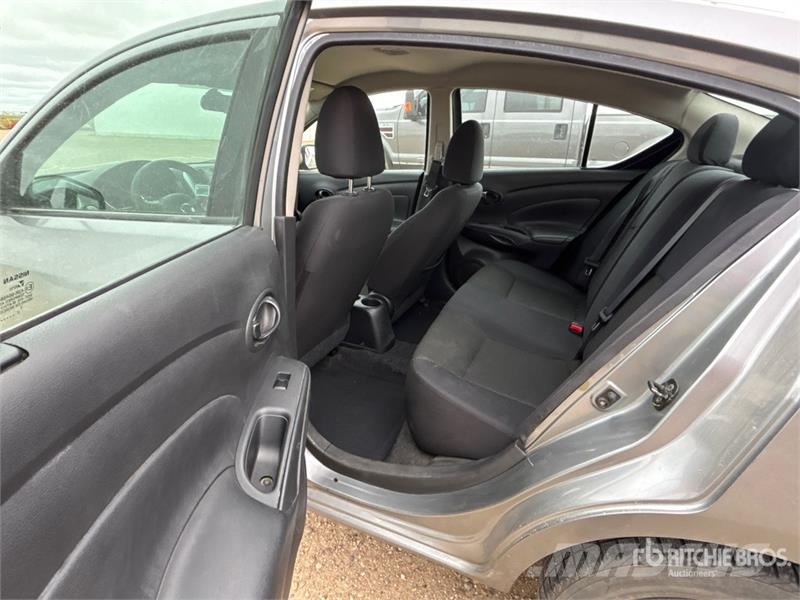 Nissan Versa SV Automobile Sõiduautod