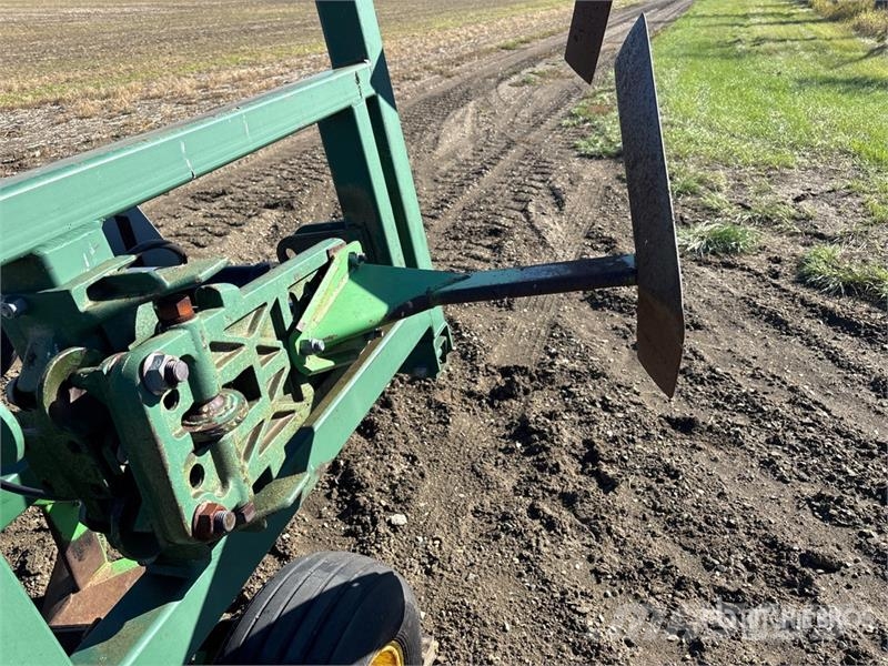 Noble 3000 22 ft Chisel Plow Podrivači