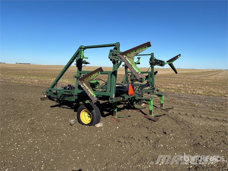 Noble 3000 22 ft Chisel Plow Podrivači
