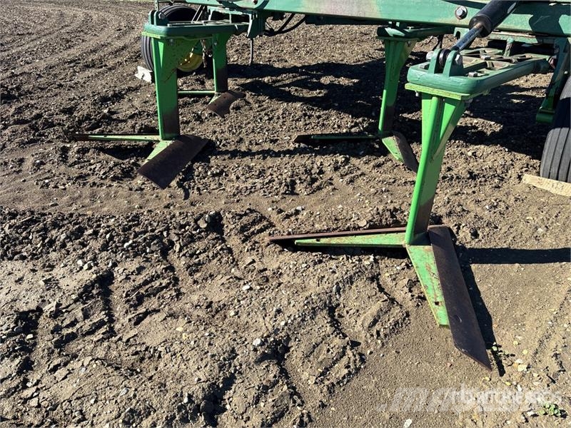 Noble 3000 22 ft Chisel Plow Podrivači