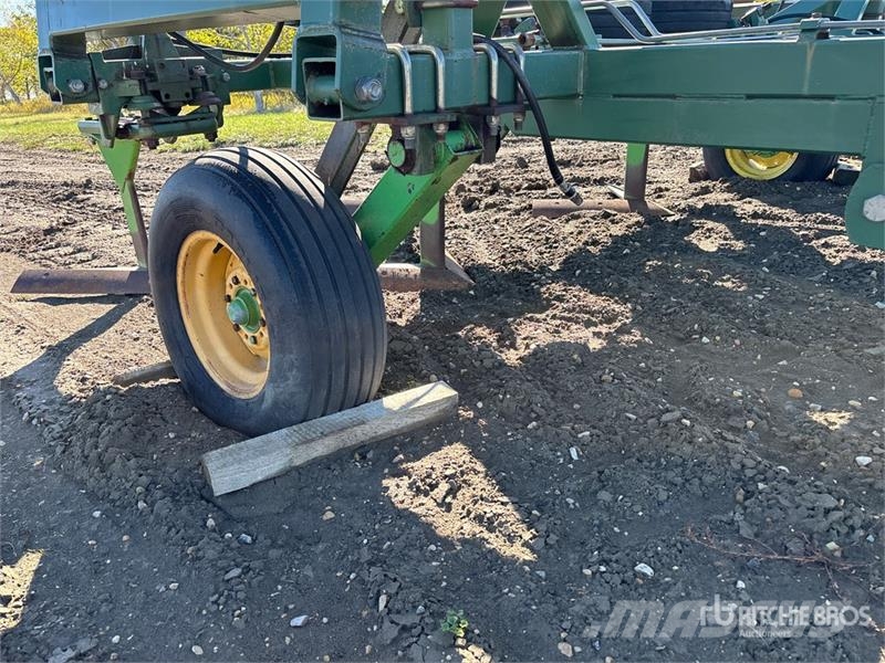Noble 3000 22 ft Chisel Plow Podrivači