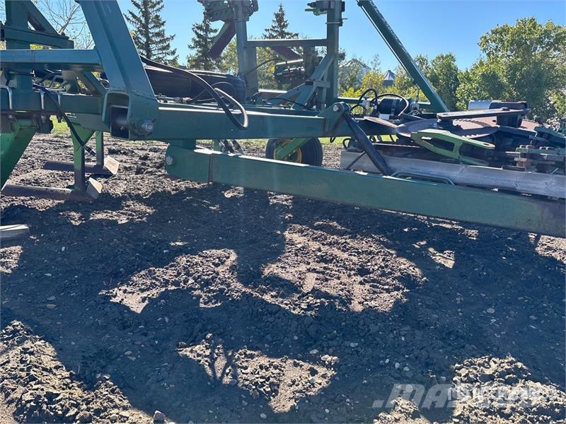 Noble 3000 22 ft Chisel Plow Podrivači