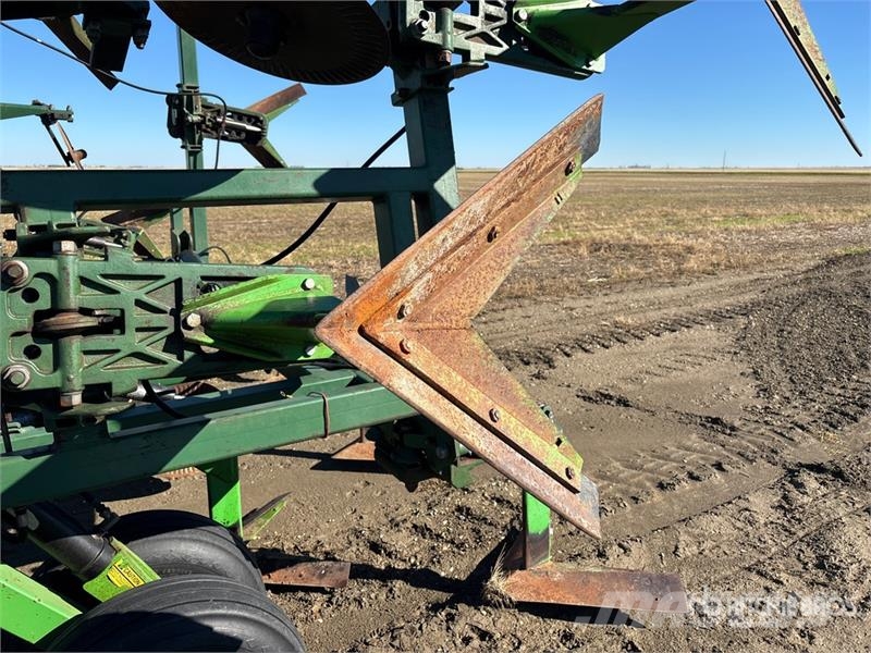 Noble 3000 30 ft Chisel Plow Keski pullukları