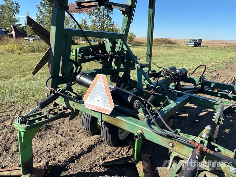Noble 3000 30 ft Chisel Plow Keski pullukları