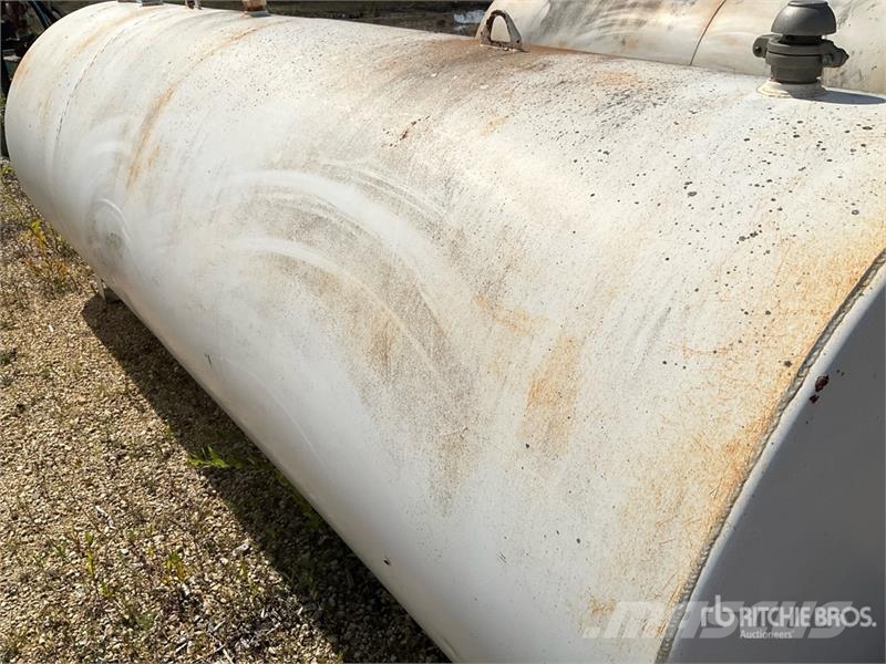  Northern Steel Industries 1000 gal Portable Steel  Nádrže na palivo a aditiva