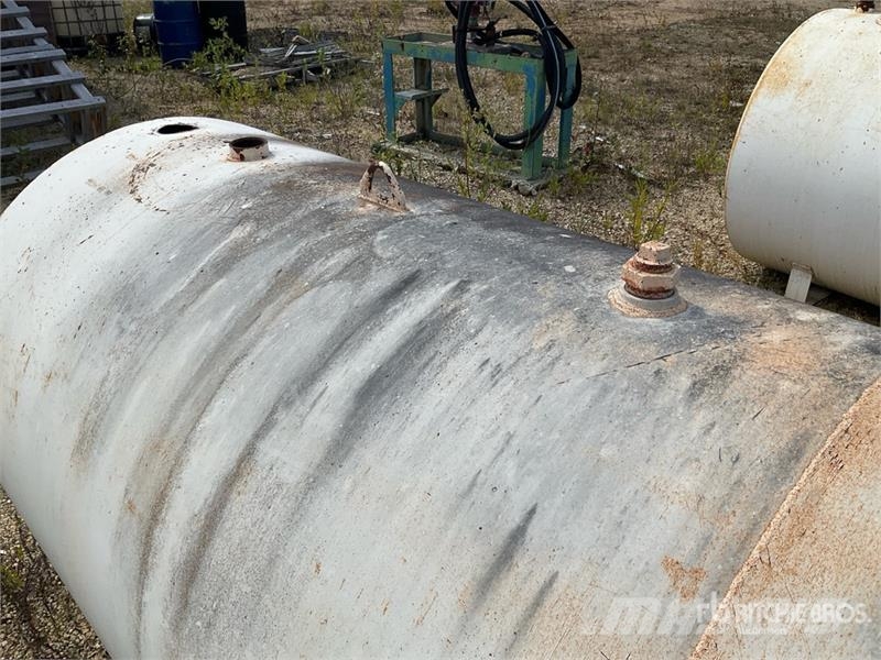  Northern Steel Industries 1000 gal Steel Diesel Fu Nádrže na palivo a aditiva