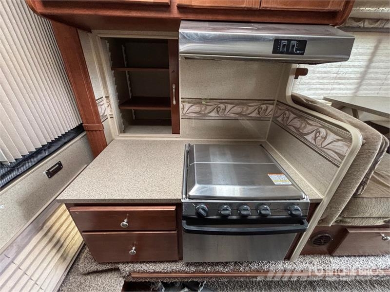 Northwood Arctic Fox 1140 Truck Camper Bobil og campingvogn