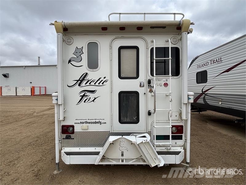 Northwood Arctic Fox 1140 Truck Camper Bobil og campingvogn