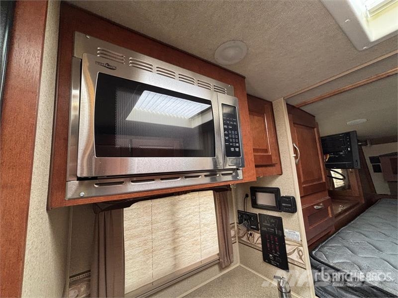 Northwood Arctic Fox 1140 Truck Camper Bobil og campingvogn