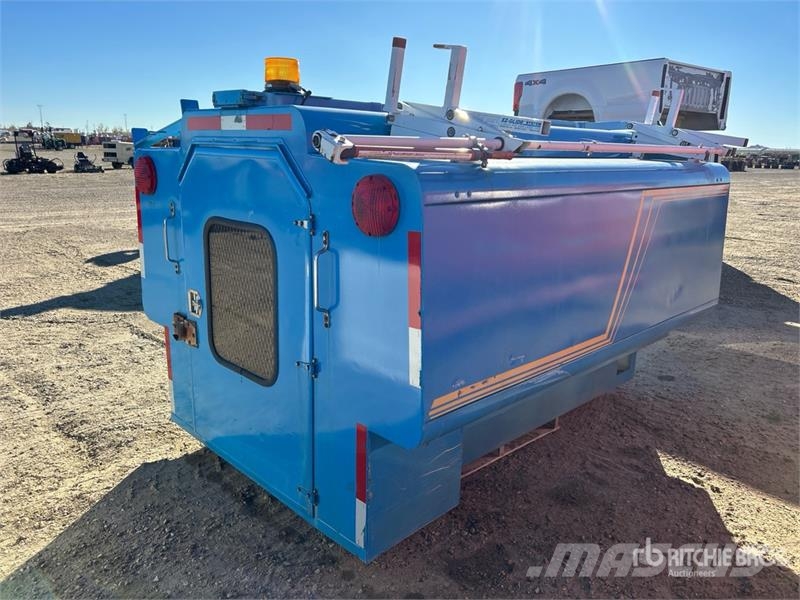  Nortruck T -Shed Metal 8 ft Truck Mounted Utility  Andre komponenter