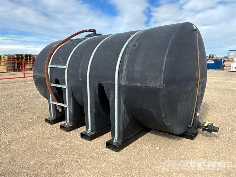  Norwesco 2920 Gal Water Tank Polttoaine- ja lisäainesäiliöt