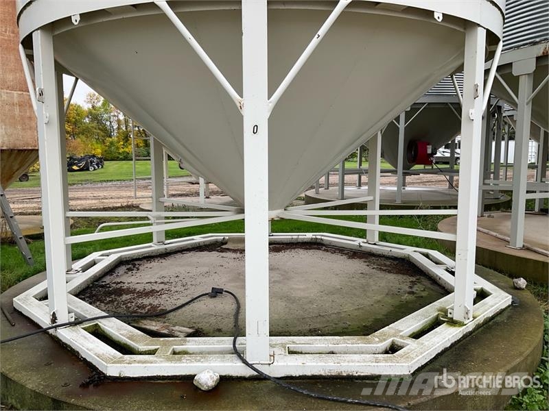  NRW +/- 3000 bu Smooth Wall Hopper Grain Bin Macchine/unitá di lavorazione e stoccaggio/altri
