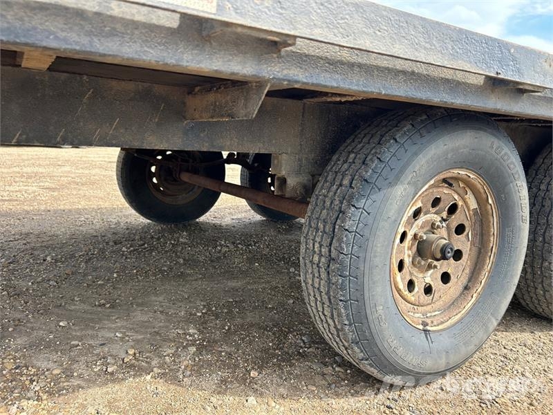  Oasis 16 ft T/A Equipment Trailer Прицепы-Автовозы