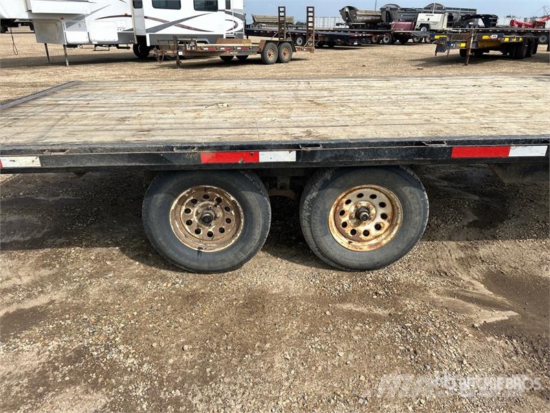  Oasis 16 ft T/A Equipment Trailer Прицепы-Автовозы