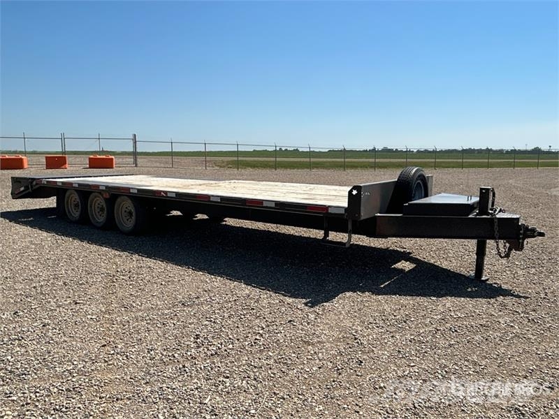 Oasis 30 ft Tri/A Equipment Trailer Remolques para transporte de vehículos