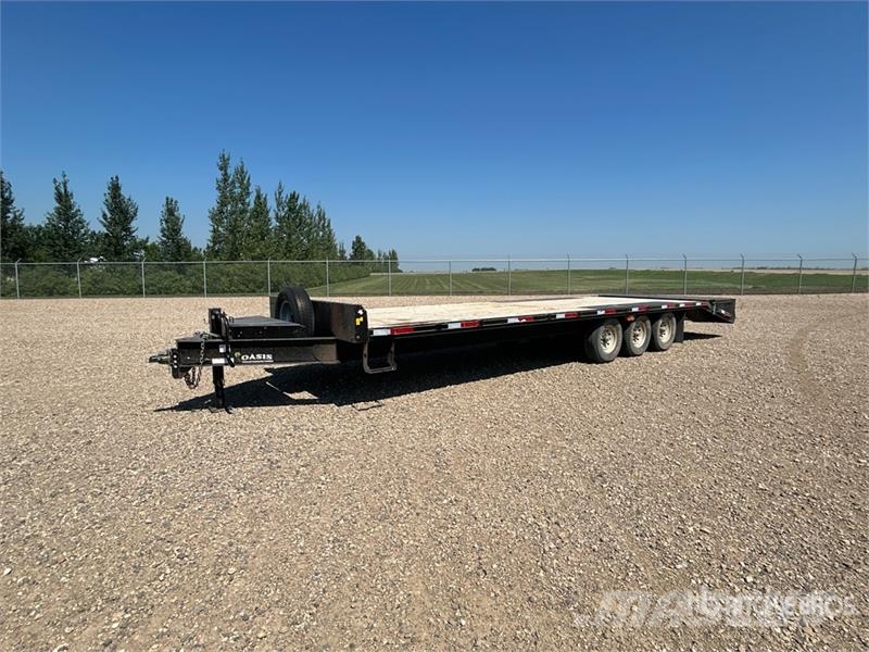 Oasis 30 ft Tri/A Equipment Trailer Remolques para transporte de vehículos