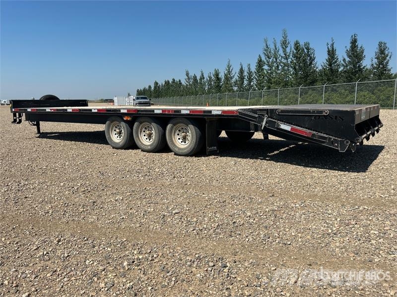 Oasis 30 ft Tri/A Equipment Trailer Remolques para transporte de vehículos