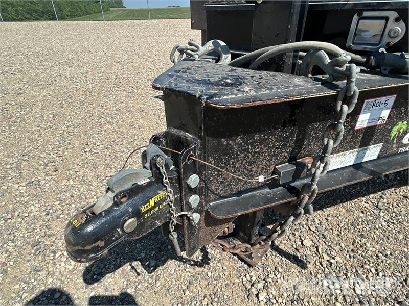 Oasis 30 ft Tri/A Equipment Trailer Remolques para transporte de vehículos