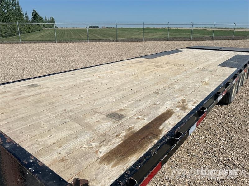 Oasis 30 ft Tri/A Equipment Trailer Remolques para transporte de vehículos
