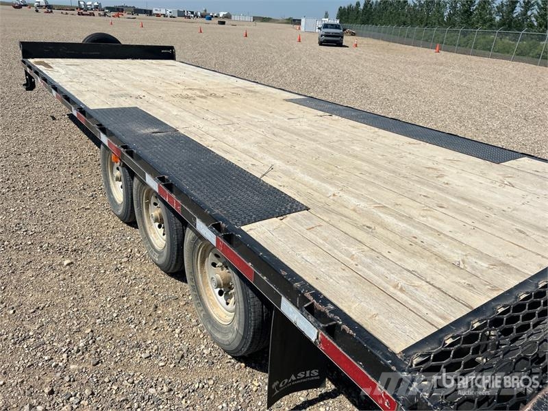 Oasis 30 ft Tri/A Equipment Trailer Remolques para transporte de vehículos