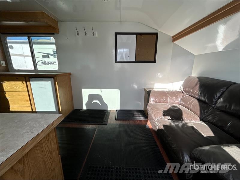 Office Trailer MT260 21 ft x 81 ft Portable T/A Mo Otros