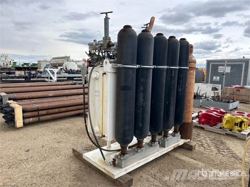 Oilfield Old Fluid Power 4-Station Accumulator Clo Drugi deli