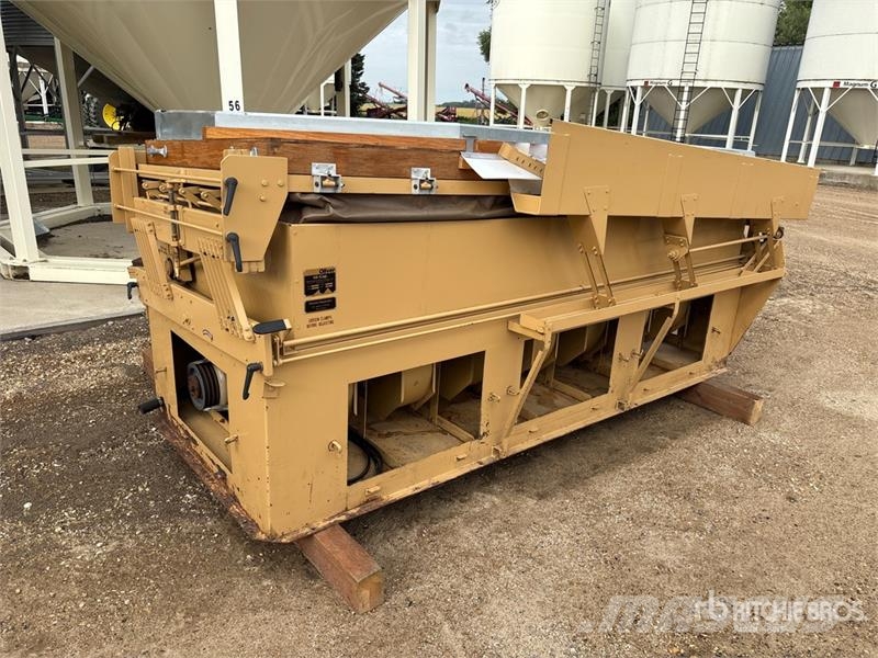 Oliver 240 Grain Cleaner معدات تنظيف الحبوب