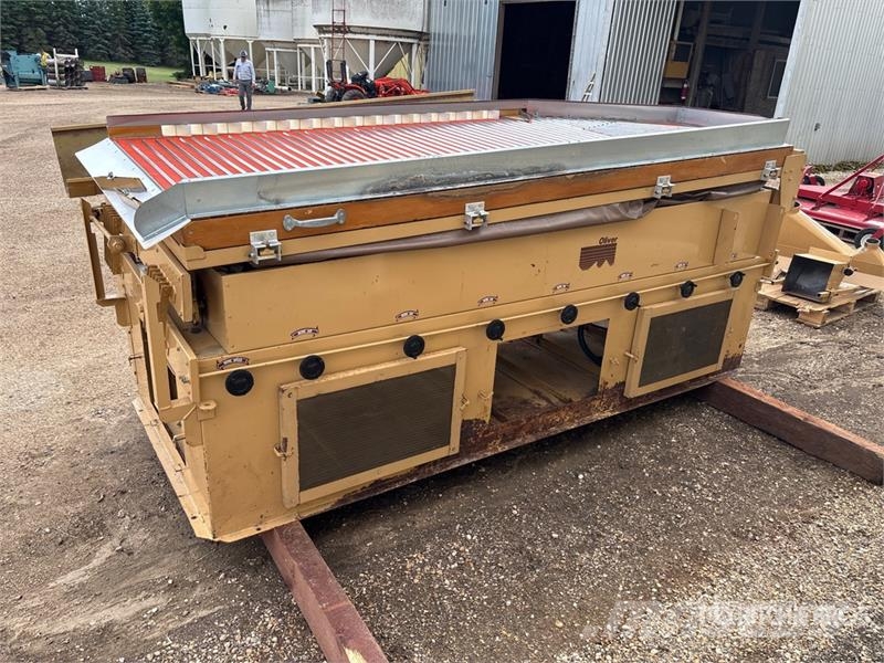 Oliver 240 Grain Cleaner معدات تنظيف الحبوب
