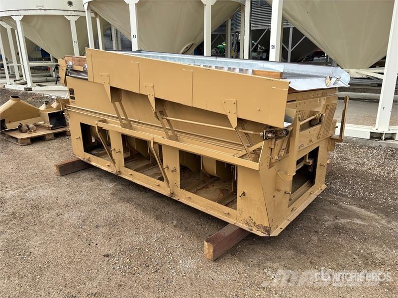 Oliver 240 Grain Cleaner معدات تنظيف الحبوب