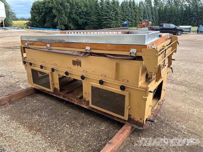 Oliver 240 Grain Cleaner معدات تنظيف الحبوب