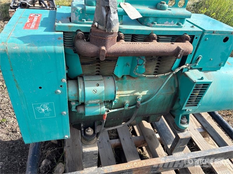 Onan 15.0JC-9XR/12370U 15 kW Skid-Mounted Generator Set Generadores diésel