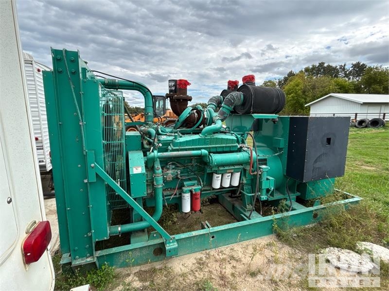Onan 600DFGB 600 kW Skid-Mounted Generator Set Diesel Generatoren