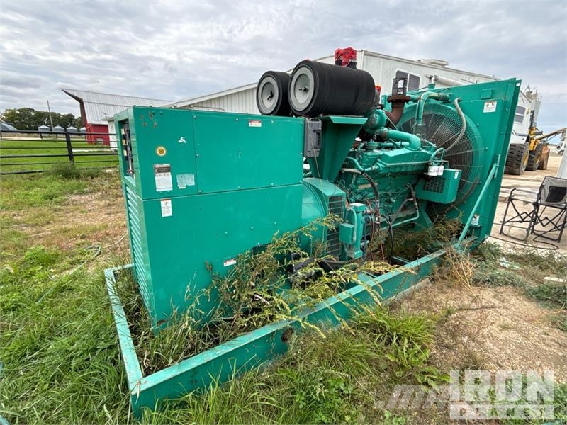 Onan 600DFGB 600 kW Skid-Mounted Generator Set Diesel Generatoren